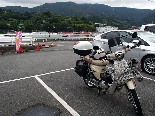 山北のコンビニで